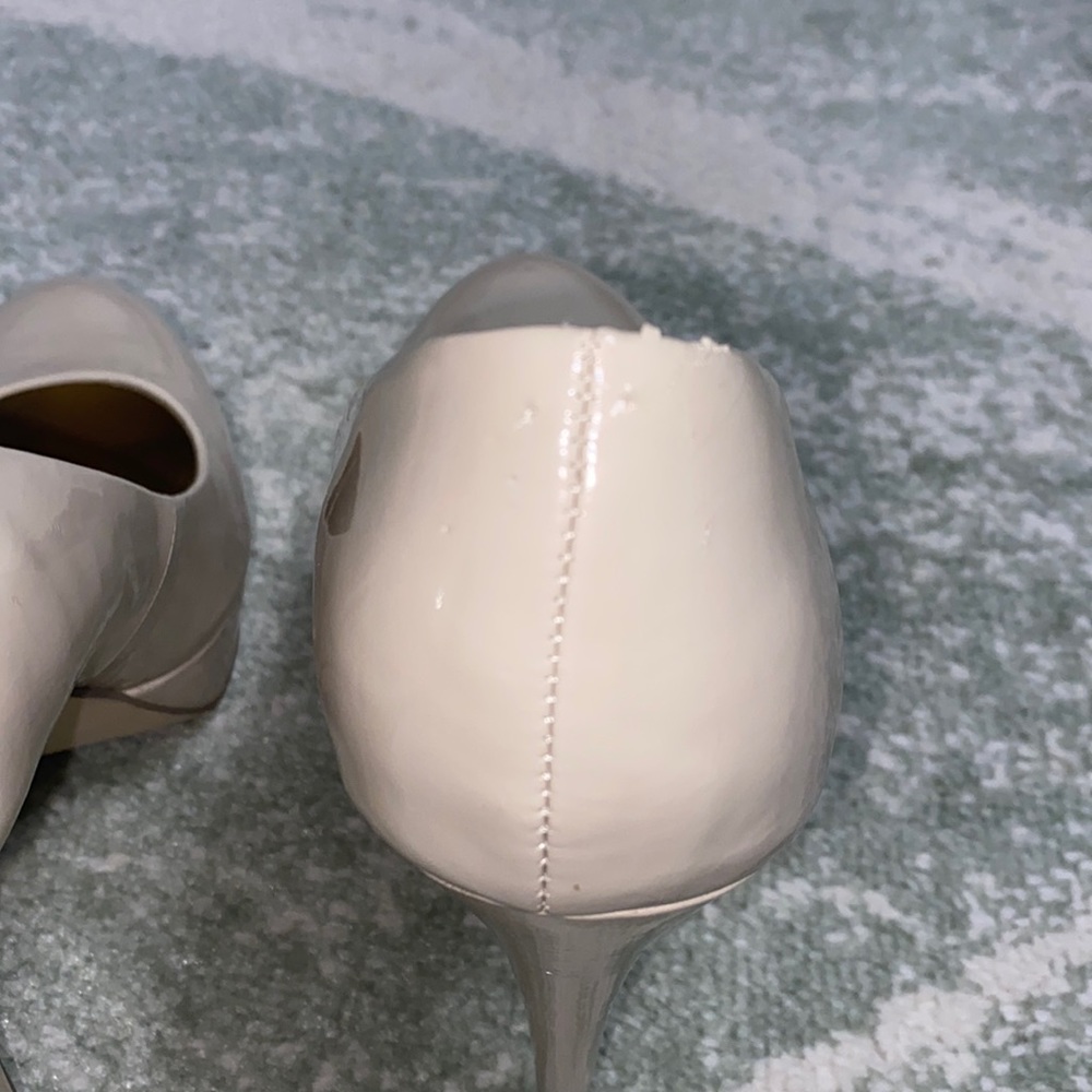 SOLD Guess Beige Heels - Picture 4 of 6